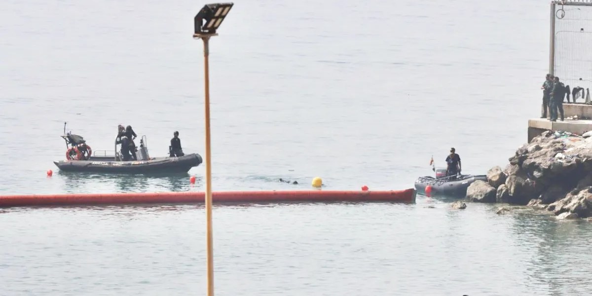 Interior ordena instalar barreras marítimas en Ceuta y Melilla para aplicar el rechazo en frontera