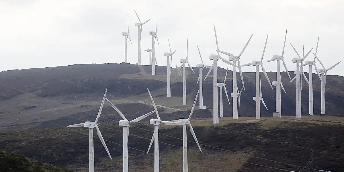 El Supremo anula el parque eólico Moeche por no evaluar su efecto sobre instalaciones cercanas